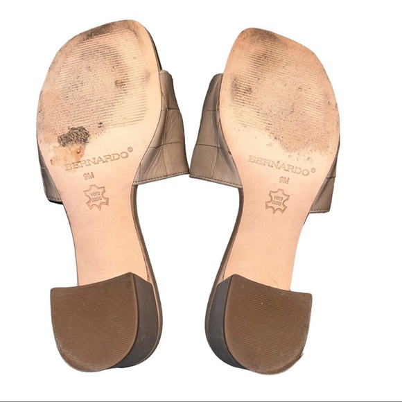 Bernardo beige/nude woven slip on sandals with 2” block heel size 9M - Picture 8 of 9